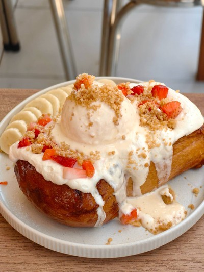 Banana Strawberry Toast