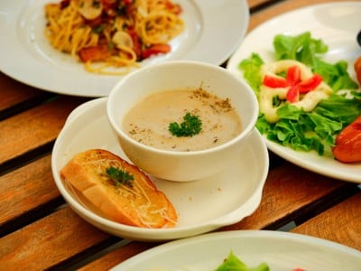 อาหาร หรือ เครื่องดื่ม