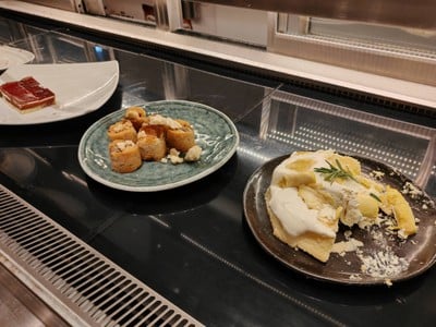 อาหาร หรือ เครื่องดื่ม