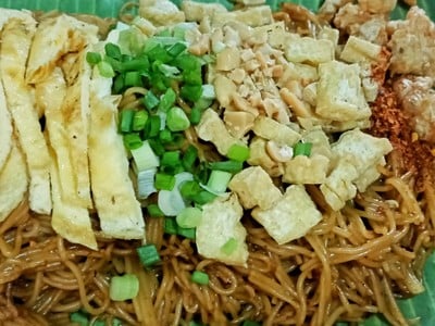 ผัดขนมจีน