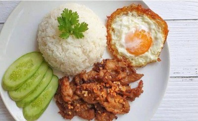 อาหาร หรือ เครื่องดื่ม