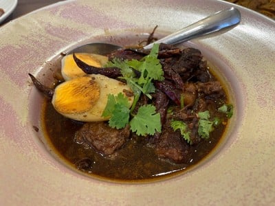 หมูฮ้องไข่เป็ด