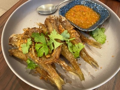 ปลาทรายทอดขมิ้น