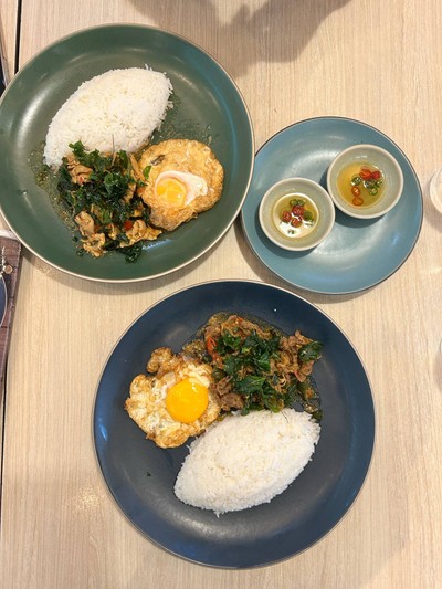 ข้าวกะเพราเนื้อสไลด์