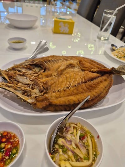อาหาร หรือ เครื่องดื่ม