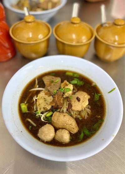 เมนูของร้าน ชิงเฮง ก๋วยเตี๋ยวหมูชามยักษ์