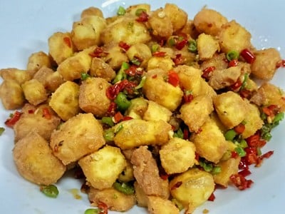 เต้าหู้ไข่คั่วพริกเกลือ