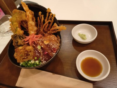 อาหาร หรือ เครื่องดื่ม