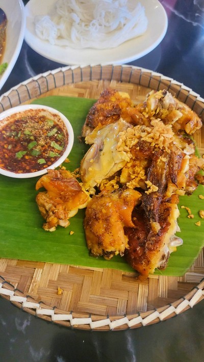 ไก่ทองย้อย