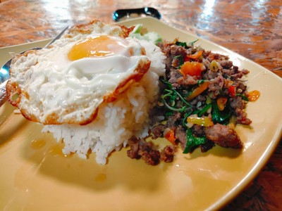 ข้าวกะเพราเนื้อ