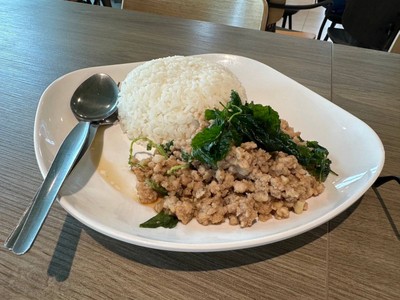 ข้าวกะเพราหมูสับ (เด็ก)