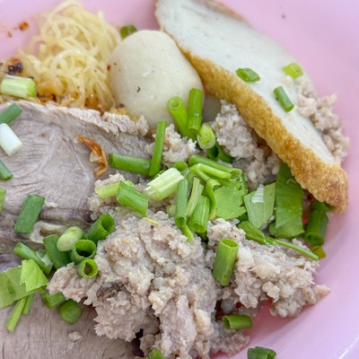 บะหมี่แห้งต้มยำ