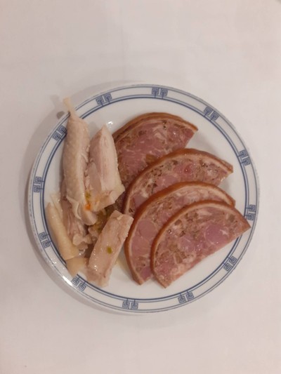 ไก่แช่เหล้าและขาหมูแช่เย็น