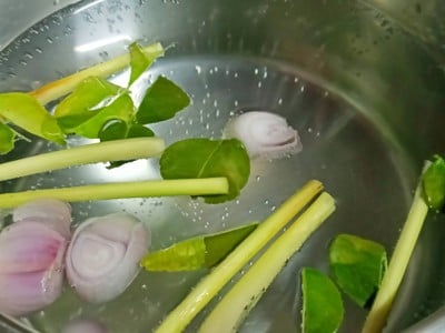 วิธีทำ ต้มยำกระดูกหมู วิธีทำ ต้มยำกระดูกหมู