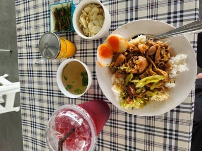 อาหาร หรือ เครื่องดื่ม