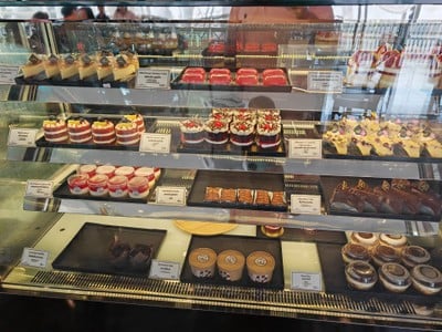 อาหาร หรือ เครื่องดื่ม