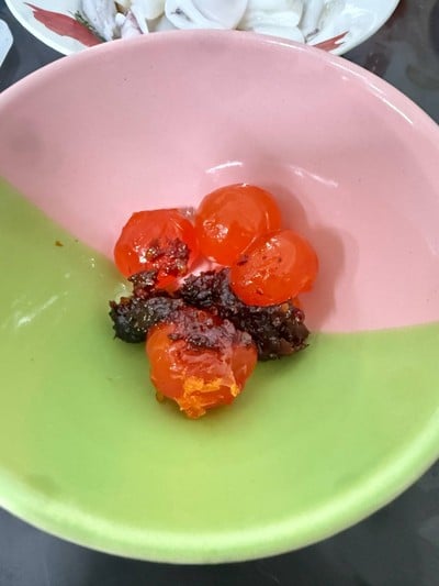 วิธีทำ หมึกผัดไข่เค็ม วิธีทำ หมึกผัดไข่เค็ม