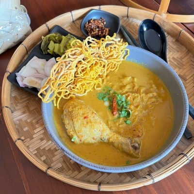 ข้าวซอยไก่