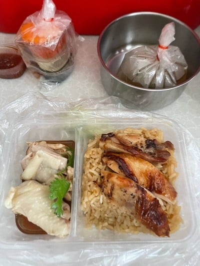 ข้าวมันไก่ต้ม + ไก่ย่าง