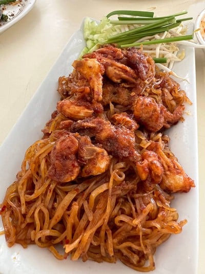 เส้นจันทร์ผัดปู