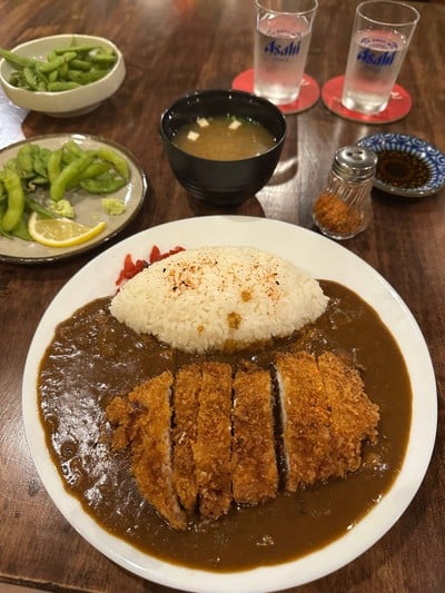 แกงกะหรี่หมูทอด