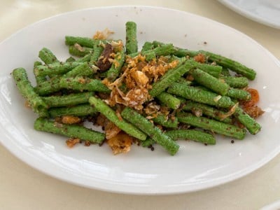 ถั่วฝักยาวผัดกะปิใส่กุ้งแห้ง