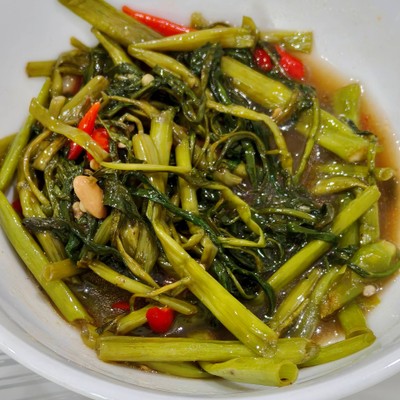 ผัดผักบุ้ง