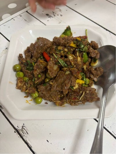 เนื้อผัดเผ็ดกระวาน