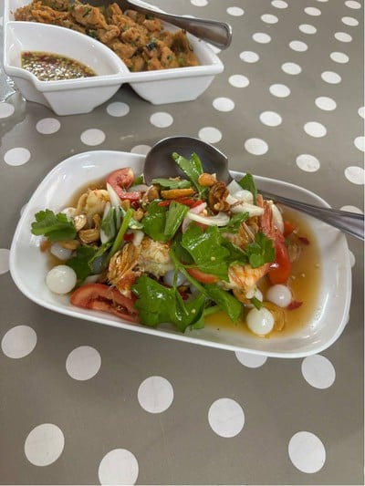 ยำกระเทียมโทน