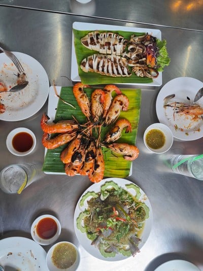 อาหาร หรือ เครื่องดื่ม