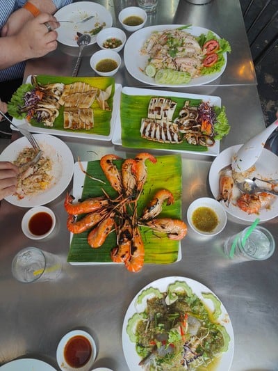 อาหาร หรือ เครื่องดื่ม