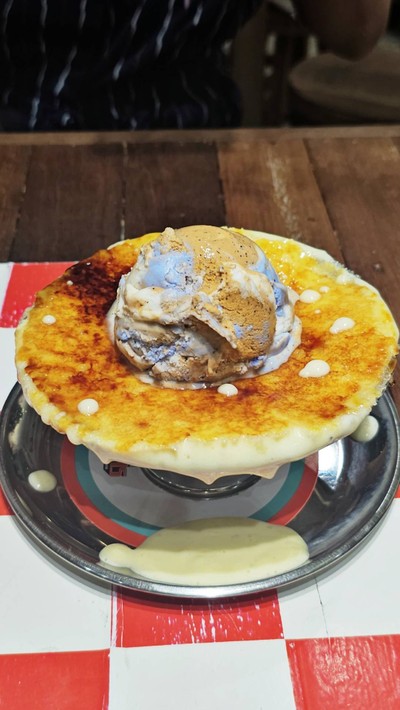 Melting Sundae: Banana Crème Brulee