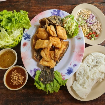 อาหาร หรือ เครื่องดื่ม