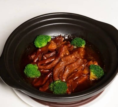 ขาห่านอบซอสเป๋าฮื้อ (S)