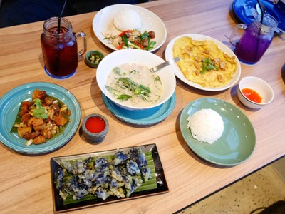 อาหาร หรือ เครื่องดื่ม