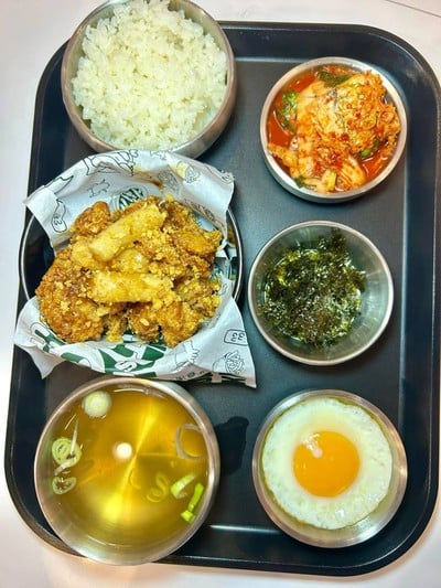 GUGU Chicken The mall Thapra
