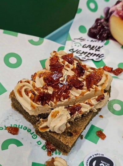 Coffee Cruch Caramel Cake