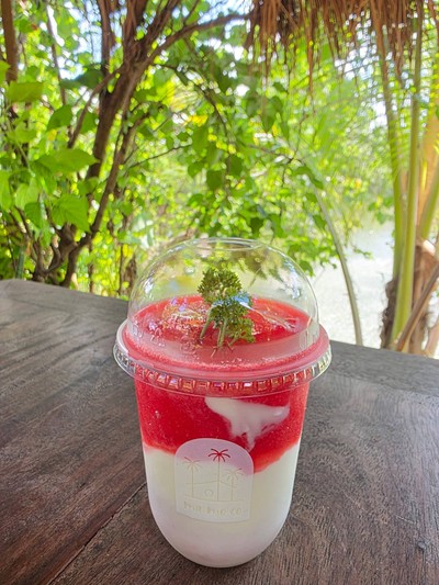 สตอเบอรี่โยเกิร์ต สมูทตี้