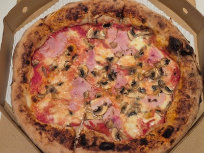 Ham And Fangi Pizza