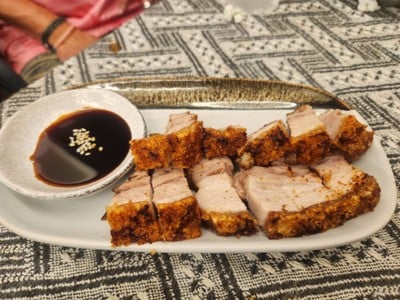 หมูกรอบ