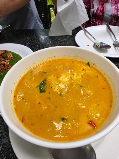 แกงคั่วสับปะรดหอยแมลงภู่