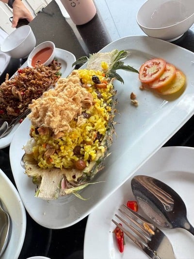 ข้าวผัดสับปะรด