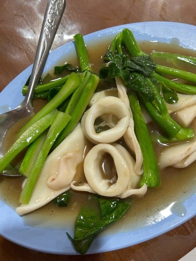 คะน้าปลาหมึก