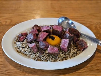 ข้าวผัดเนื้อริบอายทัฟเฟิล