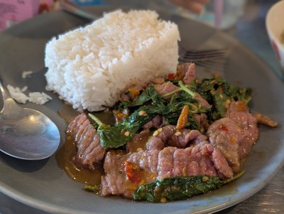 ข้าวกะเพราเนื้อออส