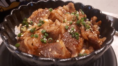 ข้าวหน้าเนื้อคารูบิยากินิกุ