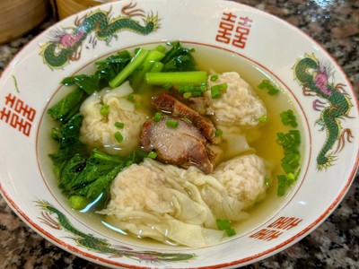เกี๊ยวหมูแดง