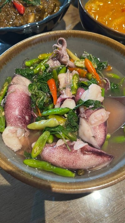 ต้มแซ่บหมึกไข่