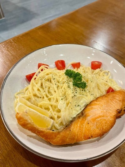 สปาเก็ตตี้ซอสครีมปลาแซลมอน