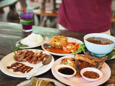 อาหาร หรือ เครื่องดื่ม